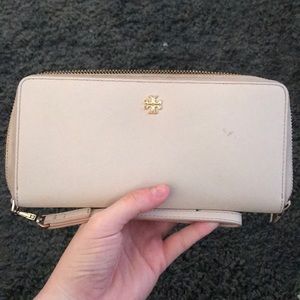 Used Blush Pink Tory Burch Robinson Pasport Wallet